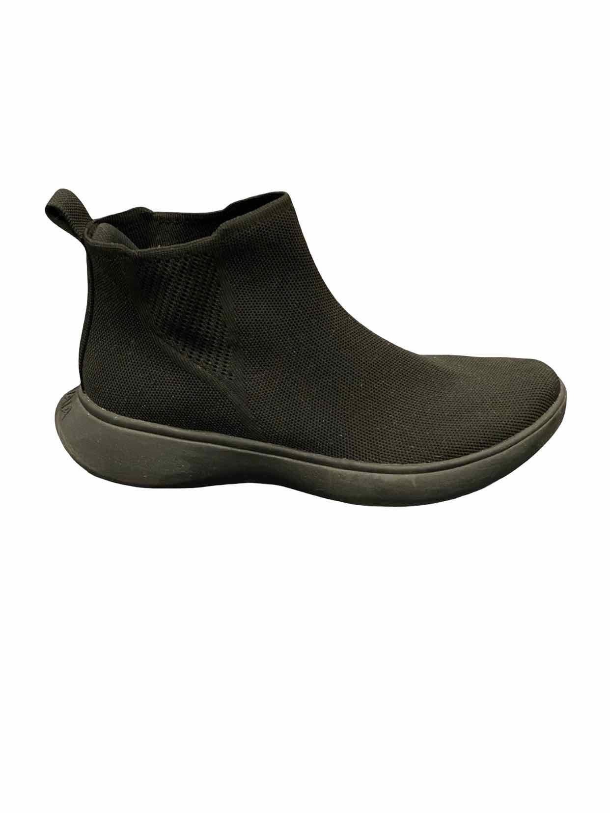 Vivaia Shoe Size 9.5 Black Mesh slip-on Sneakers – Alaskan Dames