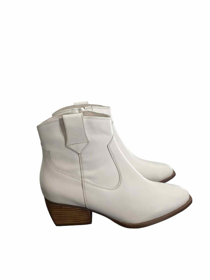 Seychelles Shoe Size 6 White Leather Boots(Ankle)