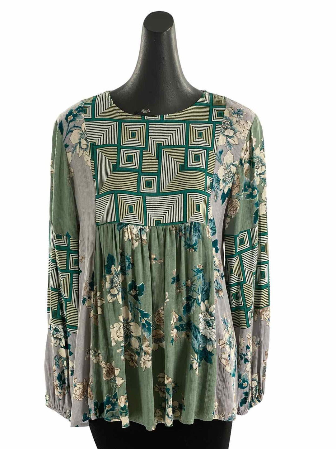 Ces Femme Size M Green Gray Long Sleeve Shirts