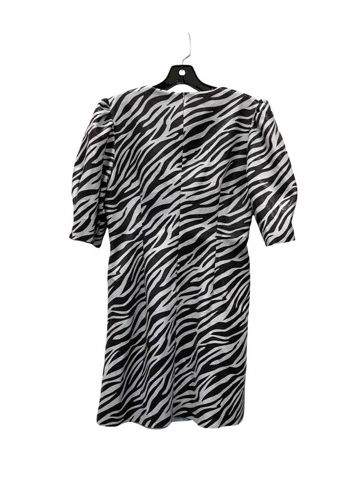 En Saison Size M Light Blue Black zebra NWT Dress