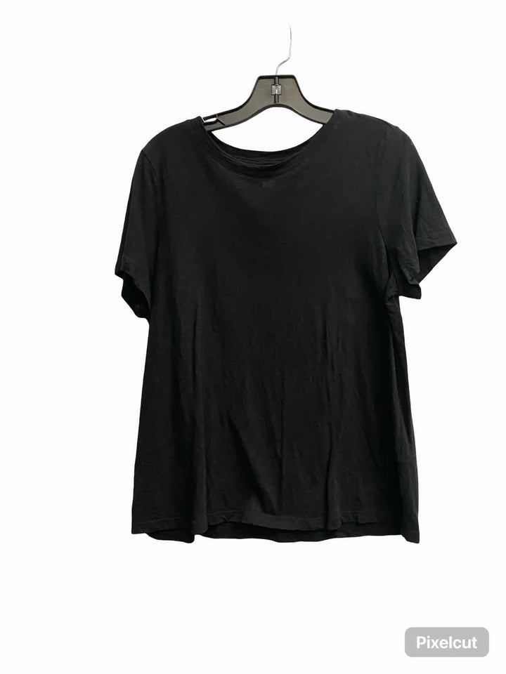 Caslon Size L Black T-shirt