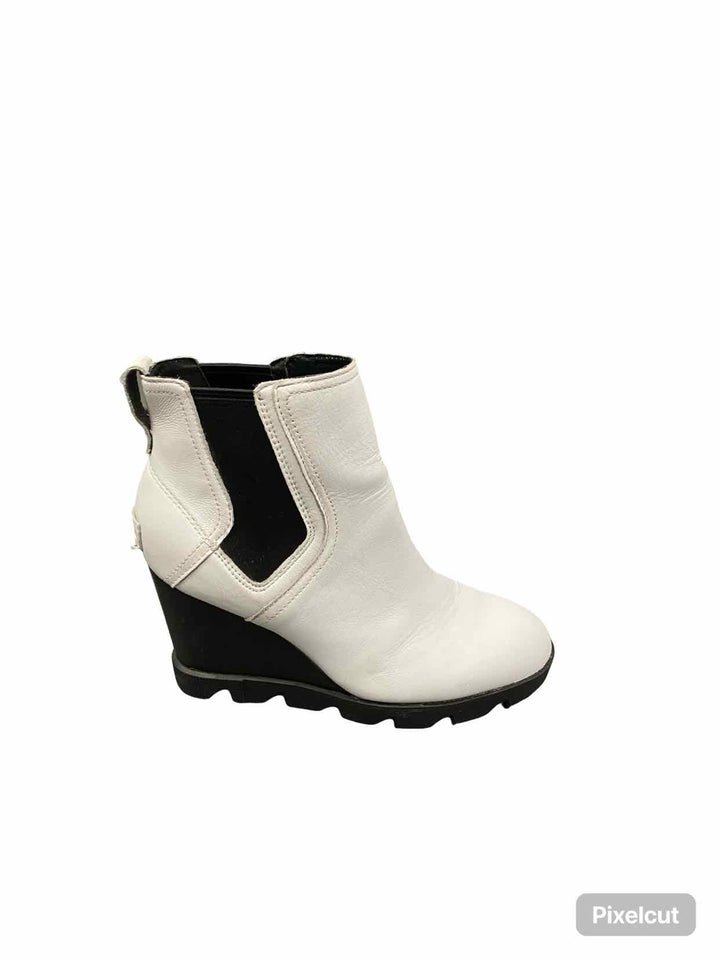 Sorel Shoe Size 7.5 White Black Leather Joan Uptown Chelsea Boot Boots(Ankle)
