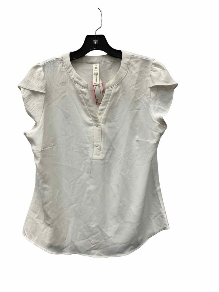 B Size M White Short Sleeve Shirts