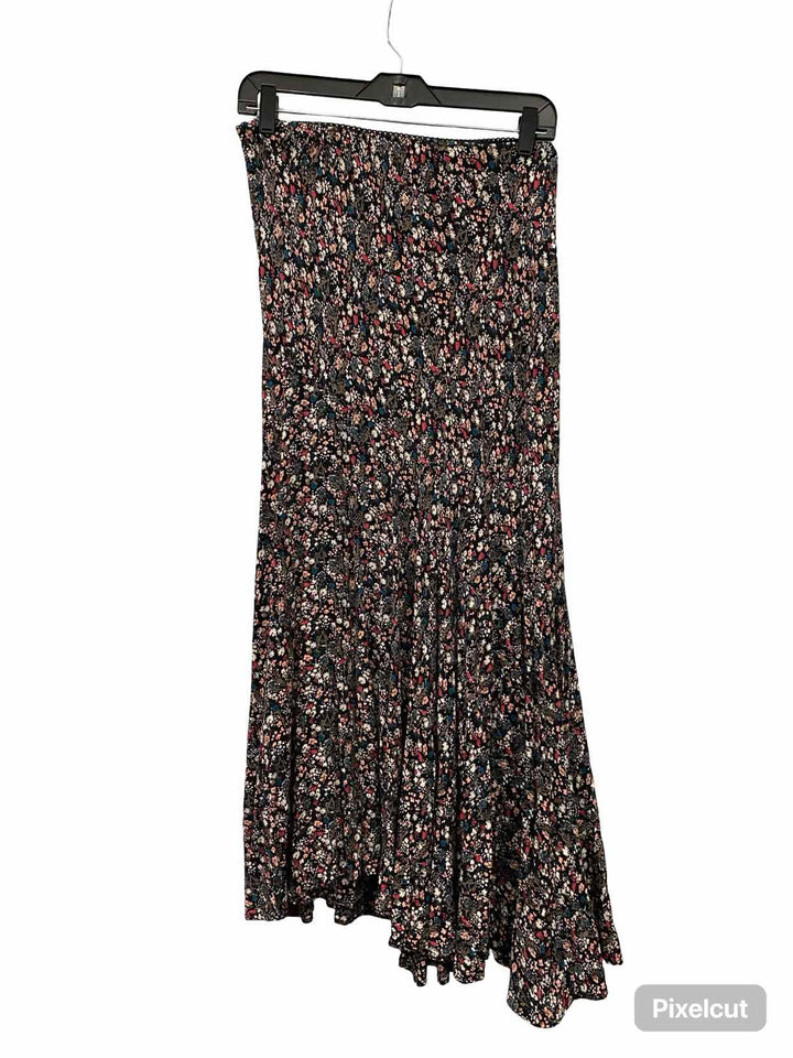 Lola P. Size M Black Floral Skirt