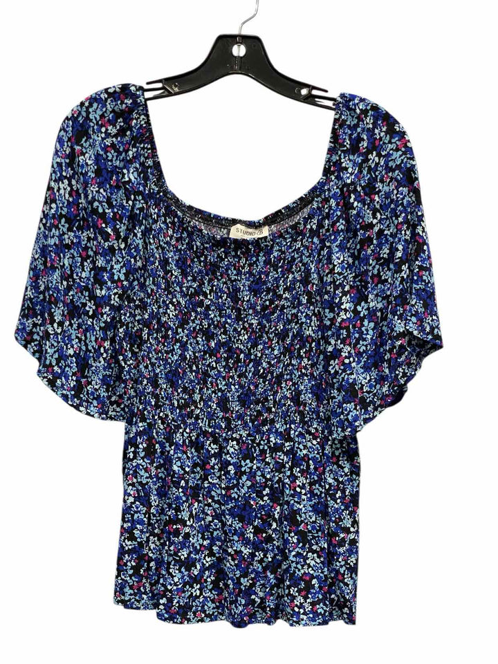Studio B by Bobeau Size M Blue Floral Short Sleeve Shirts