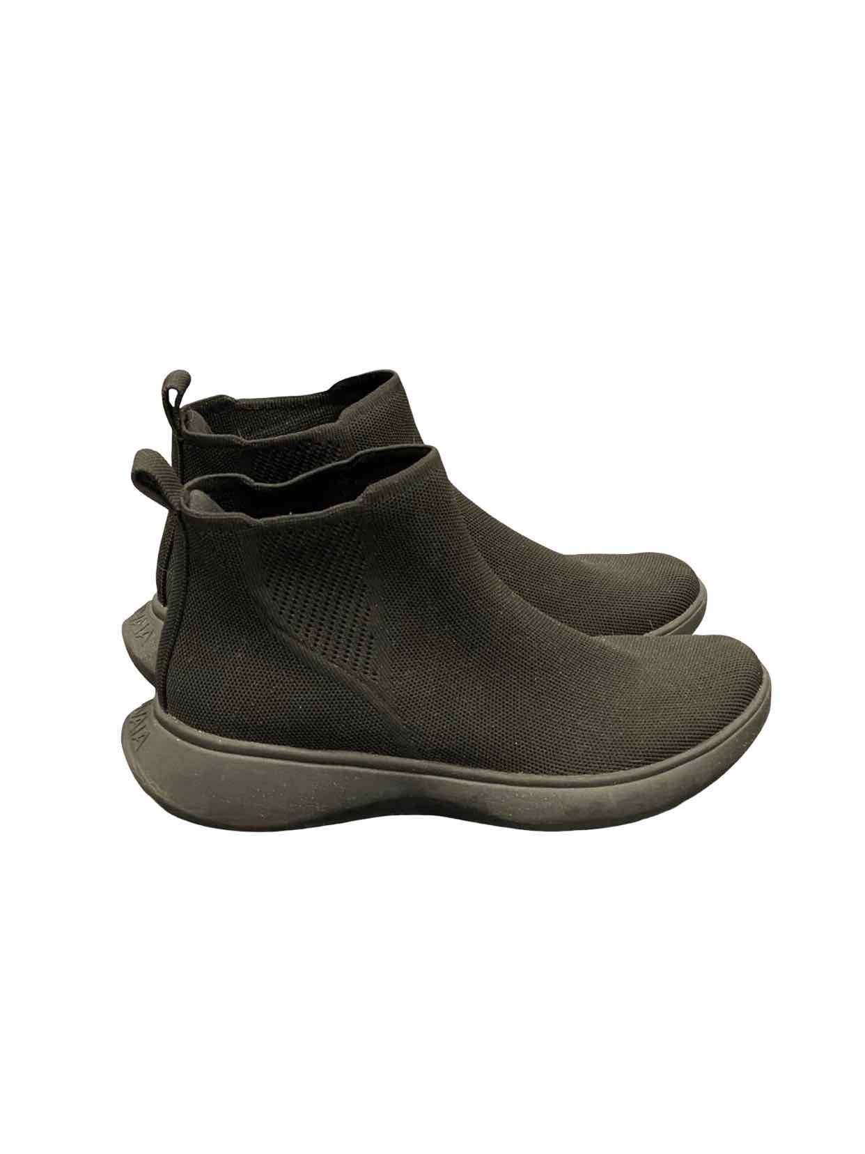 Vivaia Shoe Size 9.5 Black Mesh slip-on Sneakers – Alaskan Dames