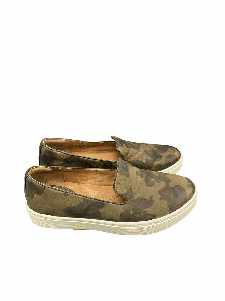 Soft Spots Shoe Size 8.5 Green Camo Sneakers