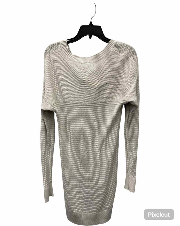 Soybu Size M White Sweater