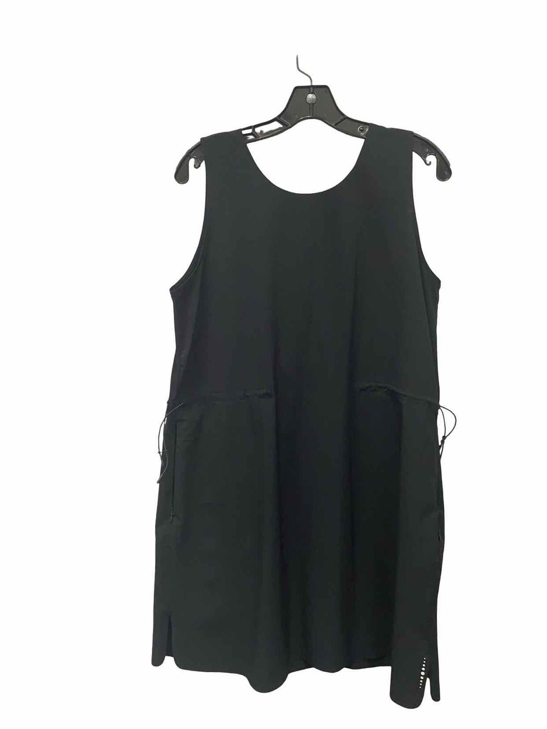 Title Nine Size L Black Dress