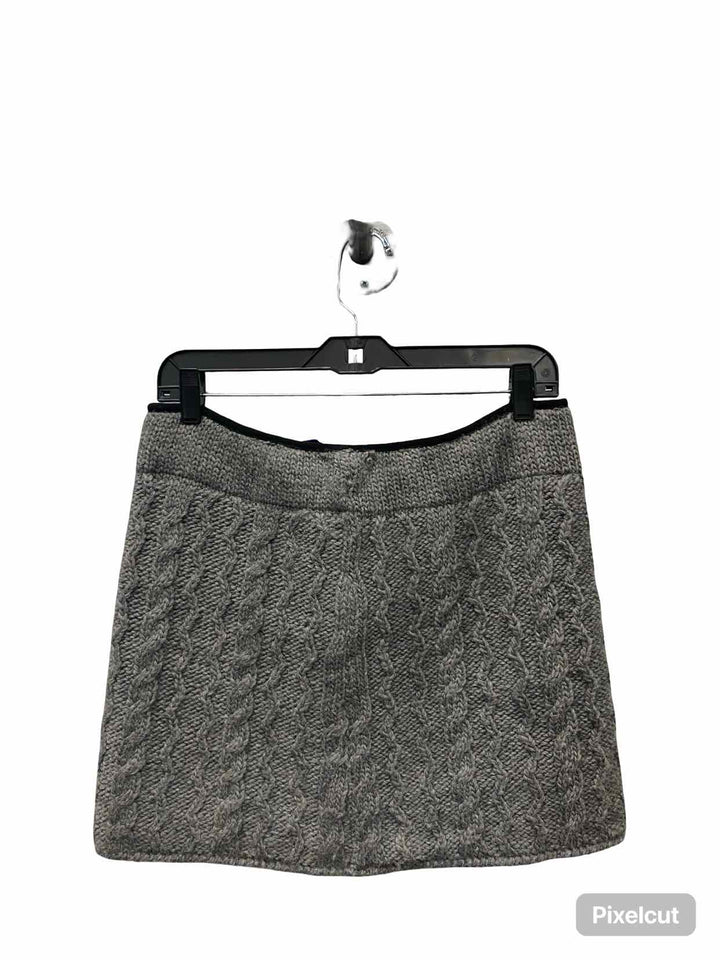 Everest Size M Gray Knit Skirt