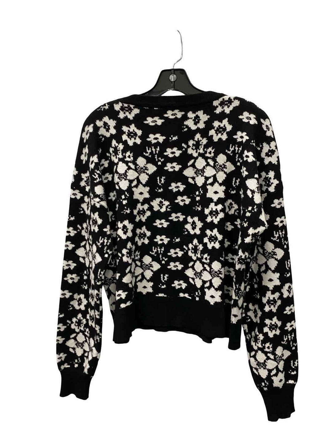 Cyrus Size L Black White Floral Sweater