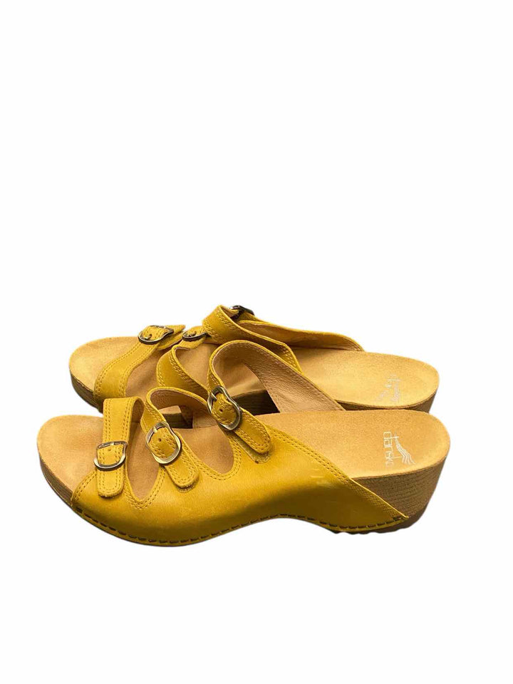 Dansko Shoe Size 40 Yellow Leather Tarin Sandals