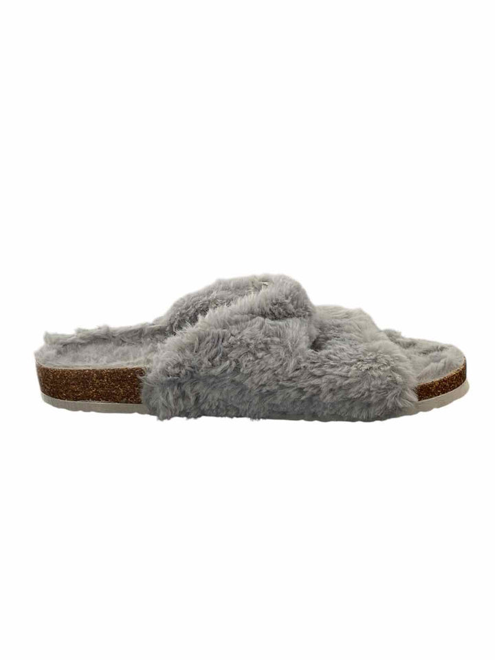 Shoe Size 9 Grey Fuzzy Slippers