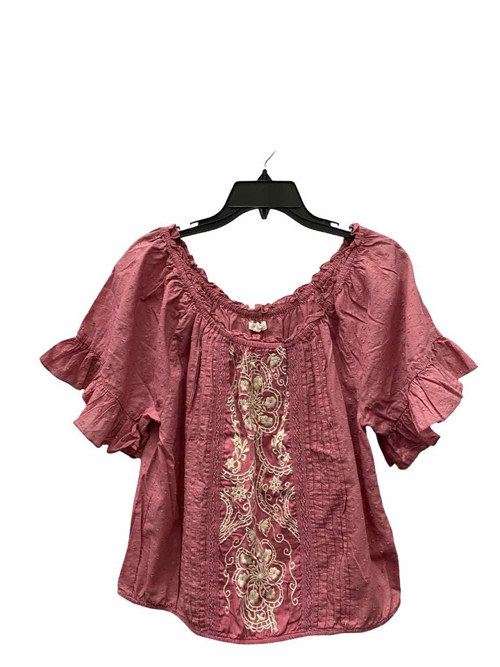Maurices Size M Pink 100% cotton Short Sleeve Shirts