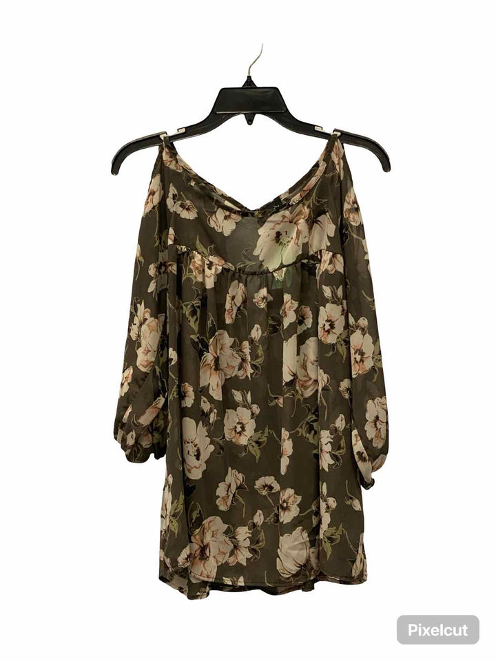 Torrid Size M/L Gray Floral Long Sleeve Shirts
