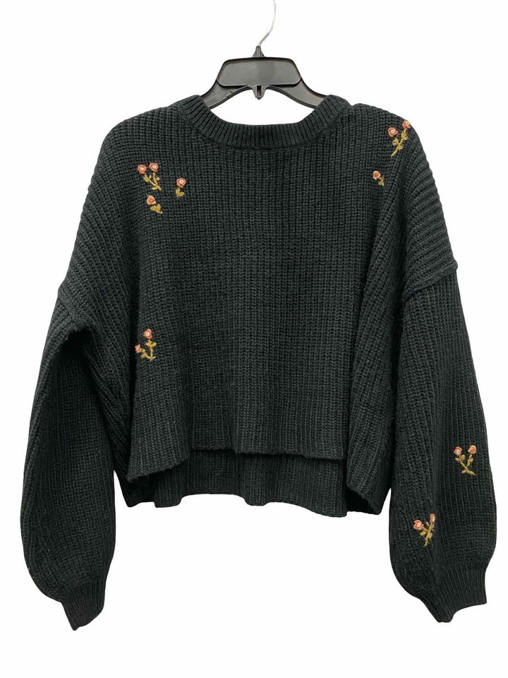 SALTWATER LUXE Size M Black Embroidered Sweater