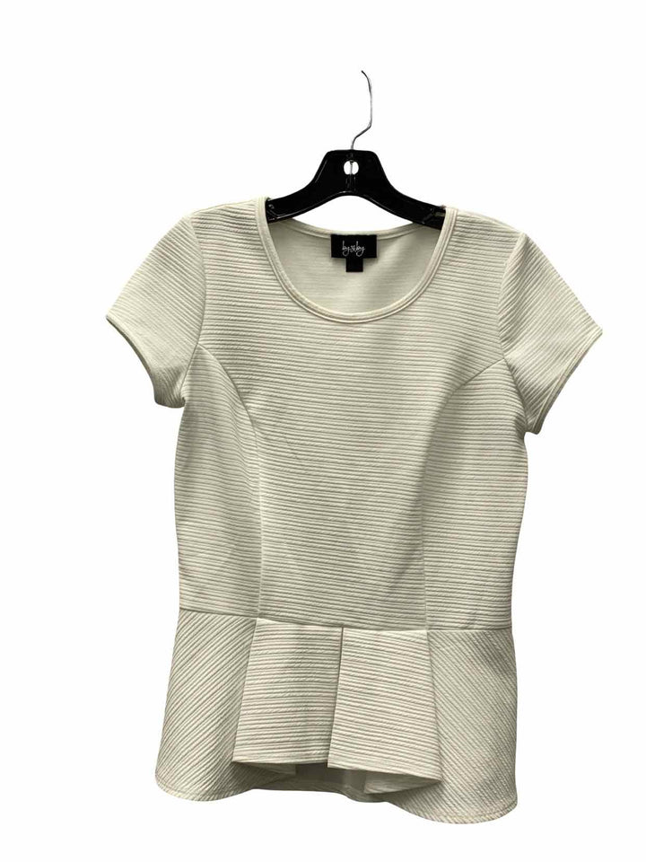 By & By Size M White Short Sleeve Shirts