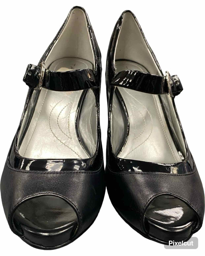 Tahari Shoe Size 8 Black Heels