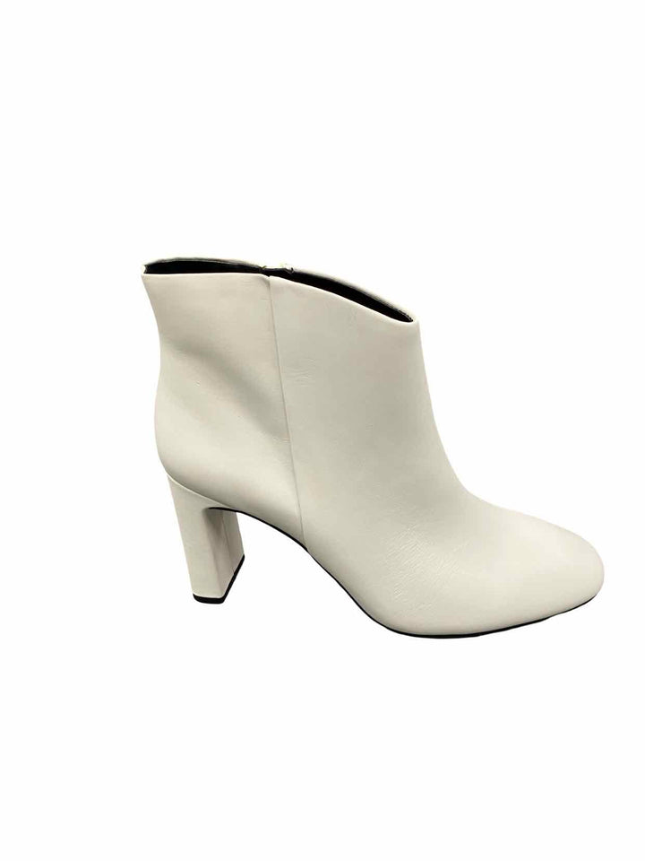 Gap Shoe Size 10 White NWOT Boots(Ankle)