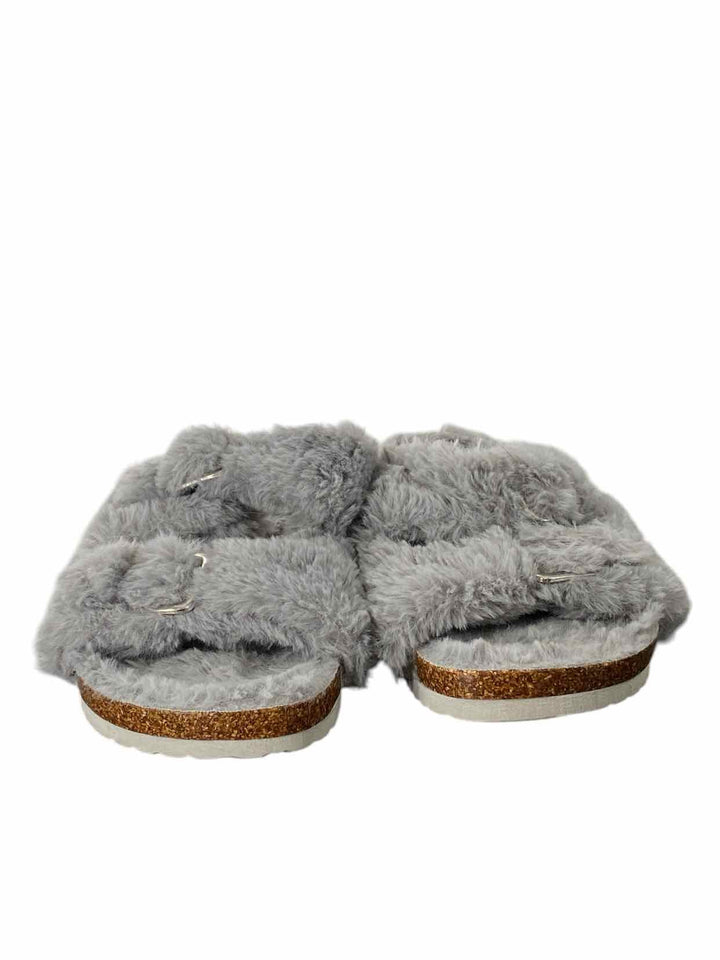 Shoe Size 9 Grey Fuzzy Slippers