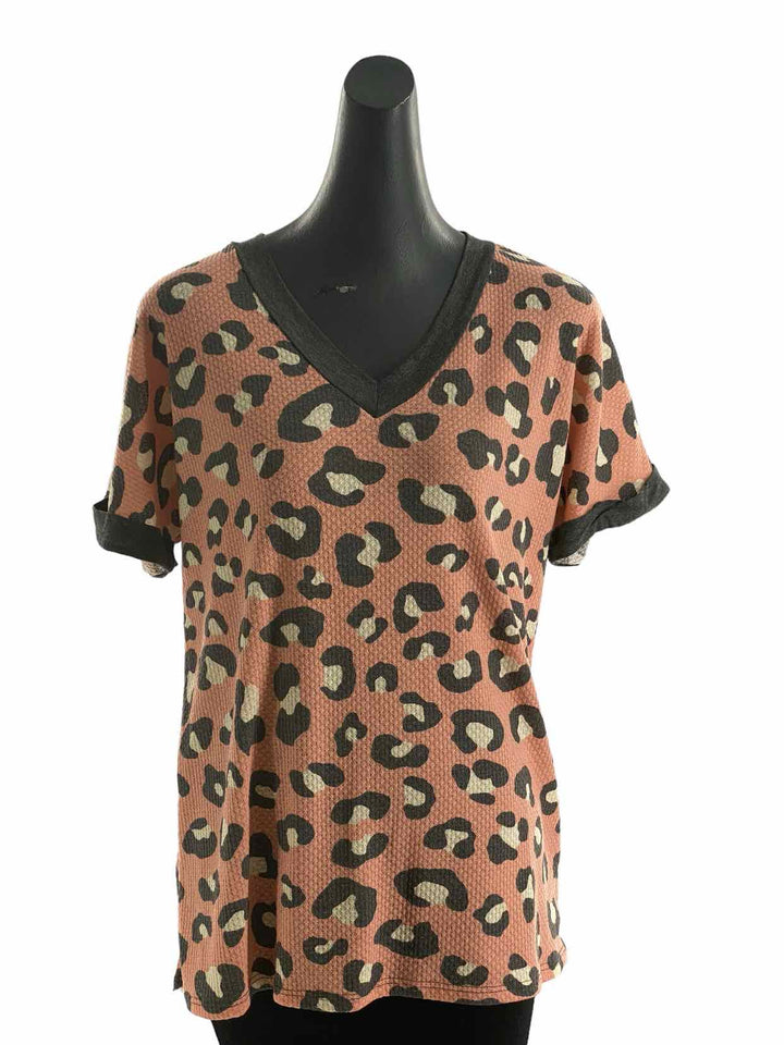 Heimish USA Size S Pink Gray Cheetah Short Sleeve Shirts