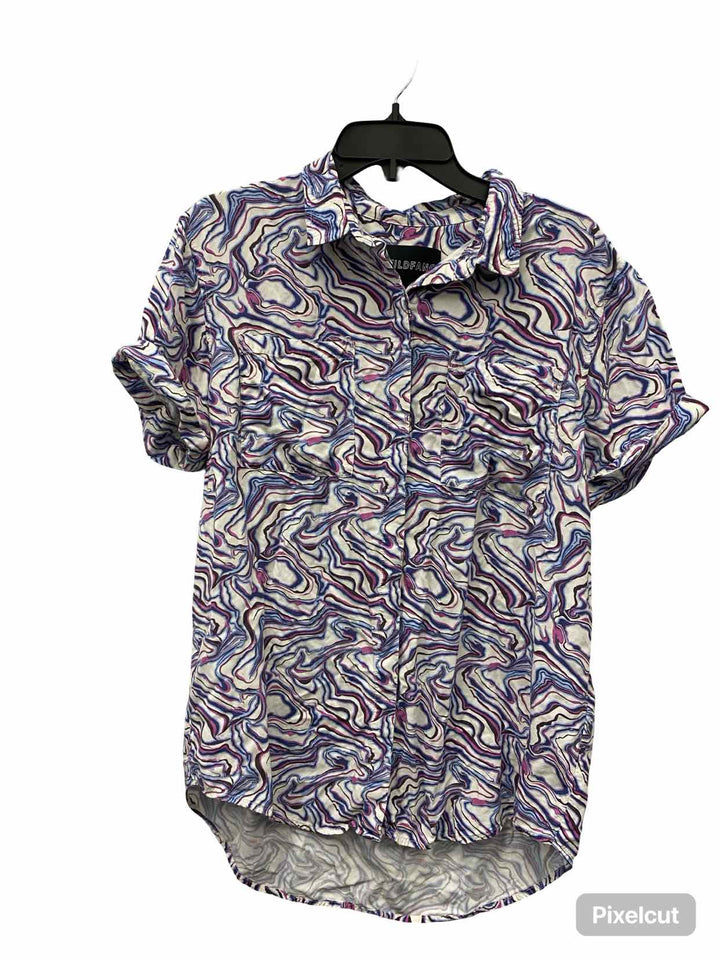 Wildfang Size M White Blue & Purple swirl Short Sleeve Shirts