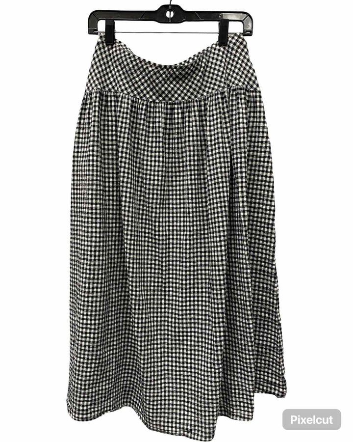 Uniqlo Size L White Black Checkered Skirt