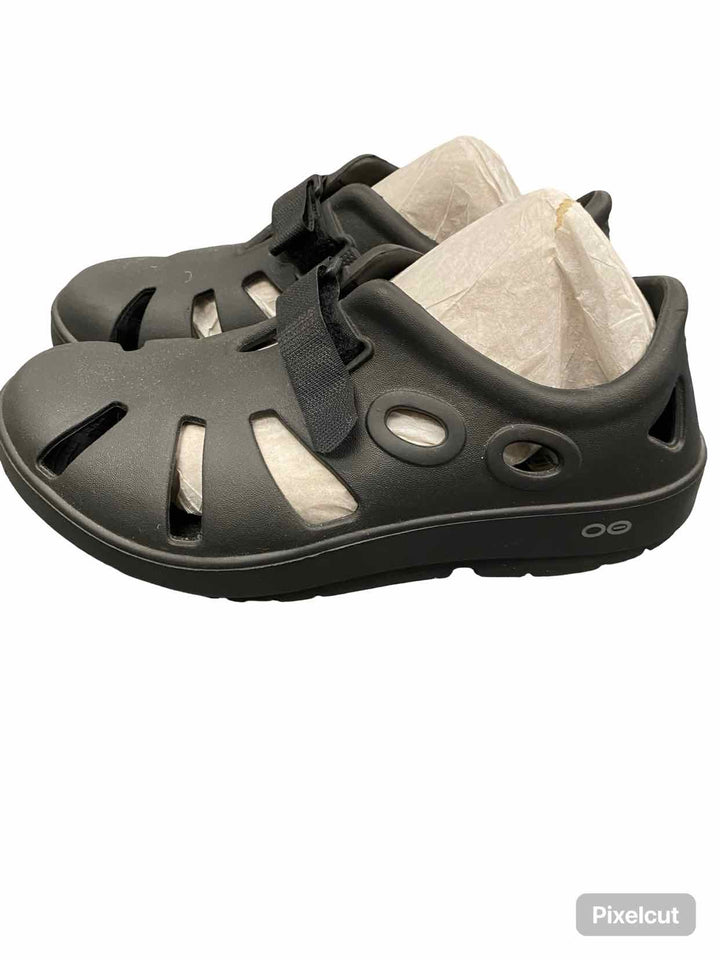 Oofos Shoe Size 39 Black OOcandoo Recovery Sandals