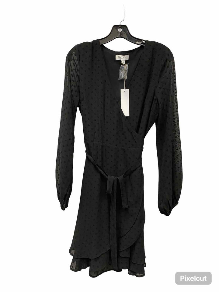 Gilli Size M Black Dress
