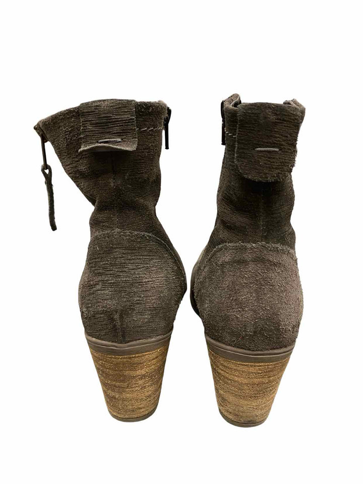 Taos Shoe Size 38 Grey Suede Shaka 2 Boots(Ankle)