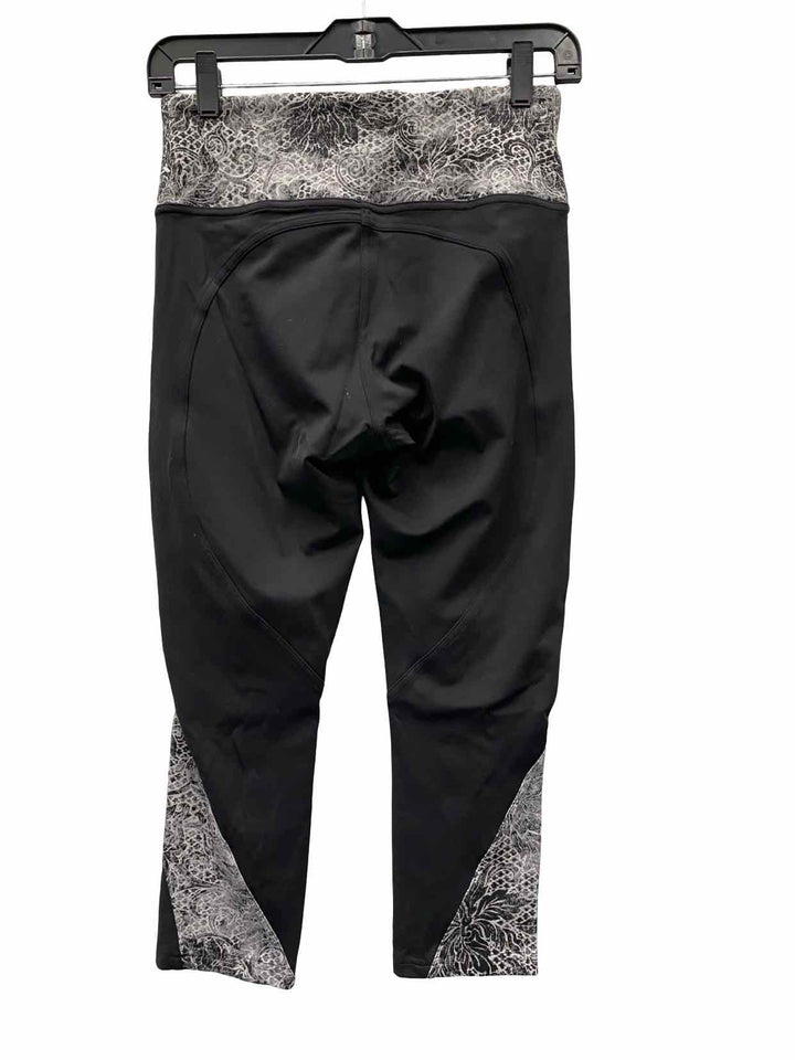 Lululemon Size 8 Black Print Athletic Pants