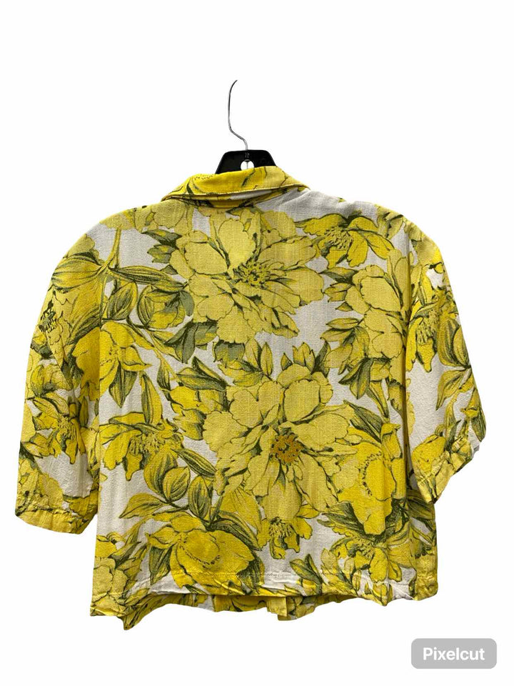 Rose & Olive Size S Yellow Floral Short Sleeve Shirts