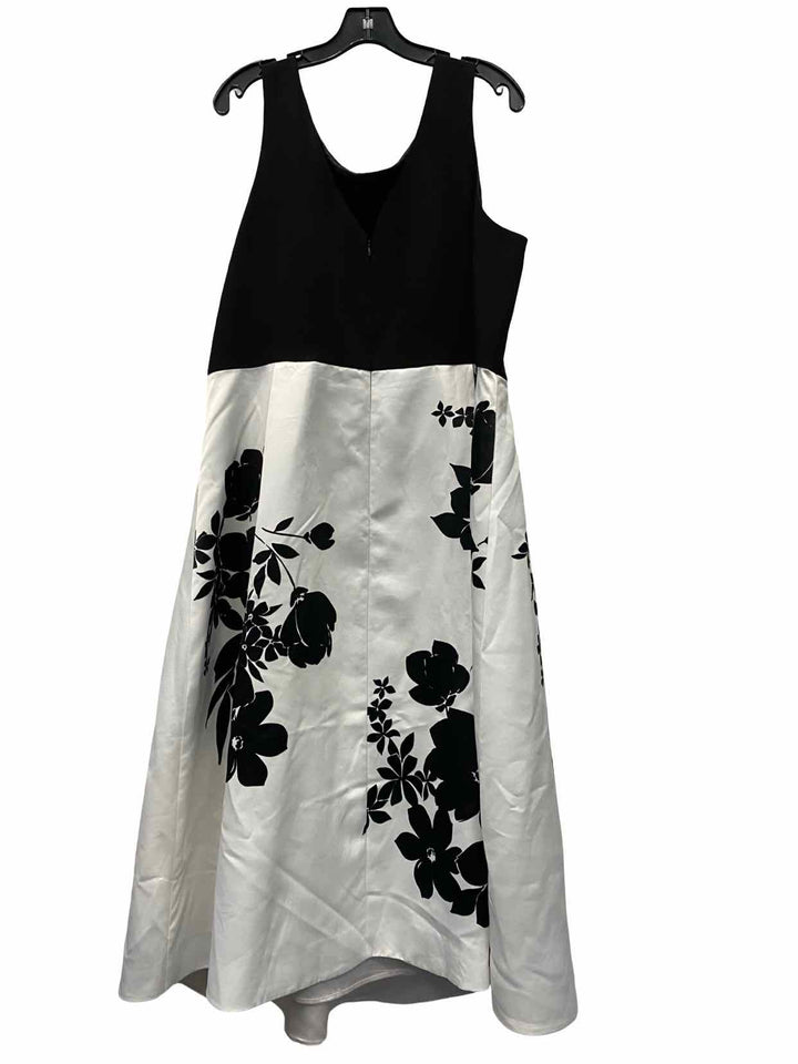 White House Black Market Size 20W Black White Dress