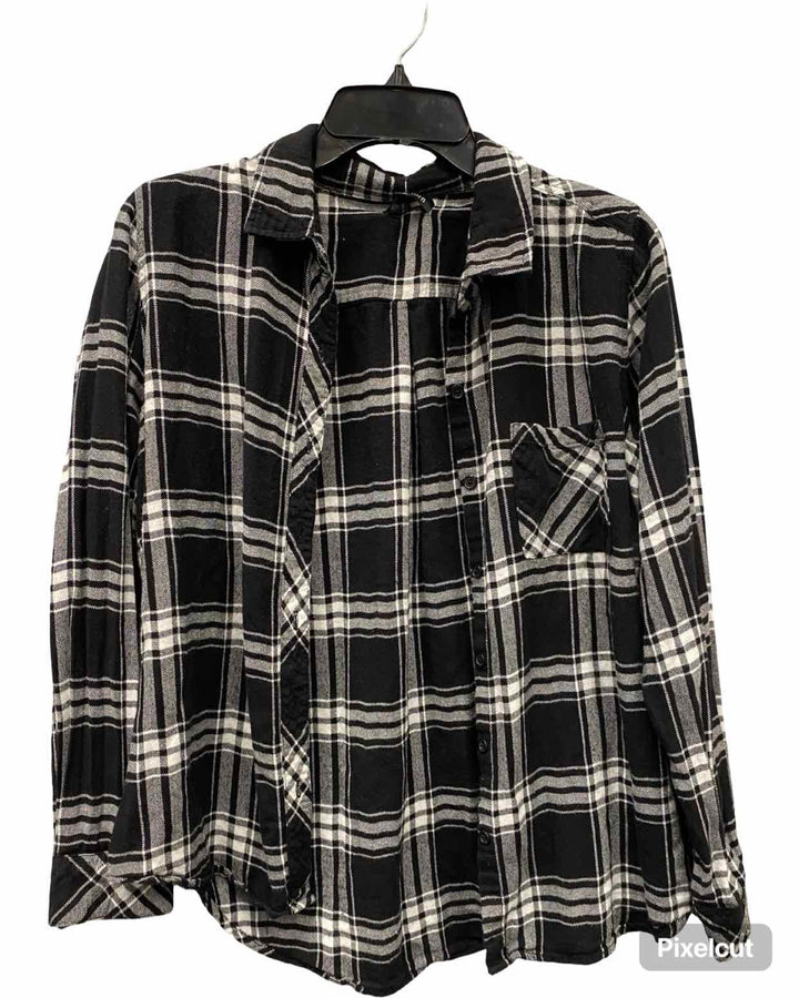 Well Worn Size M Black White Plaid Long Sleeve Shirts