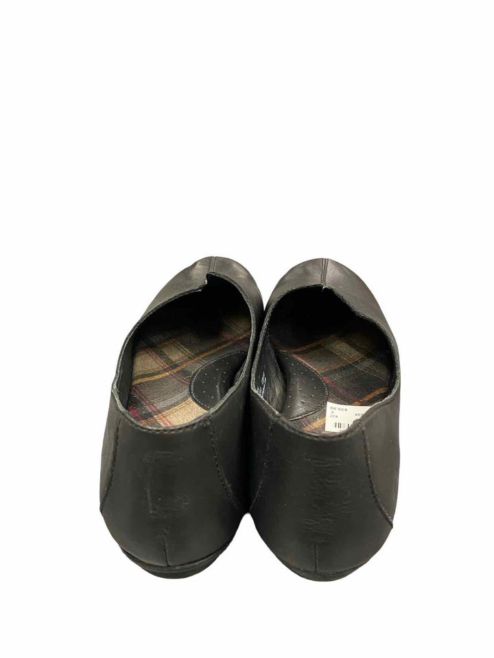 Born Shoe Size 9.5 Black Leather Sebra Flats