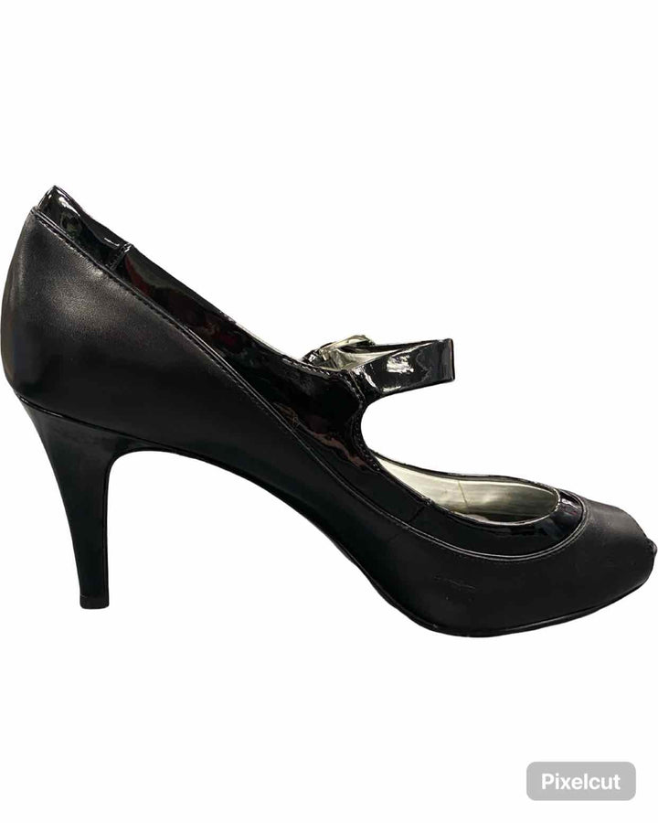 Tahari Shoe Size 8 Black Heels