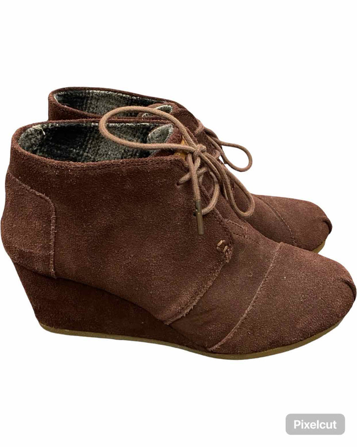 Toms Shoe Size 8 Brown Suede Boots(Ankle)