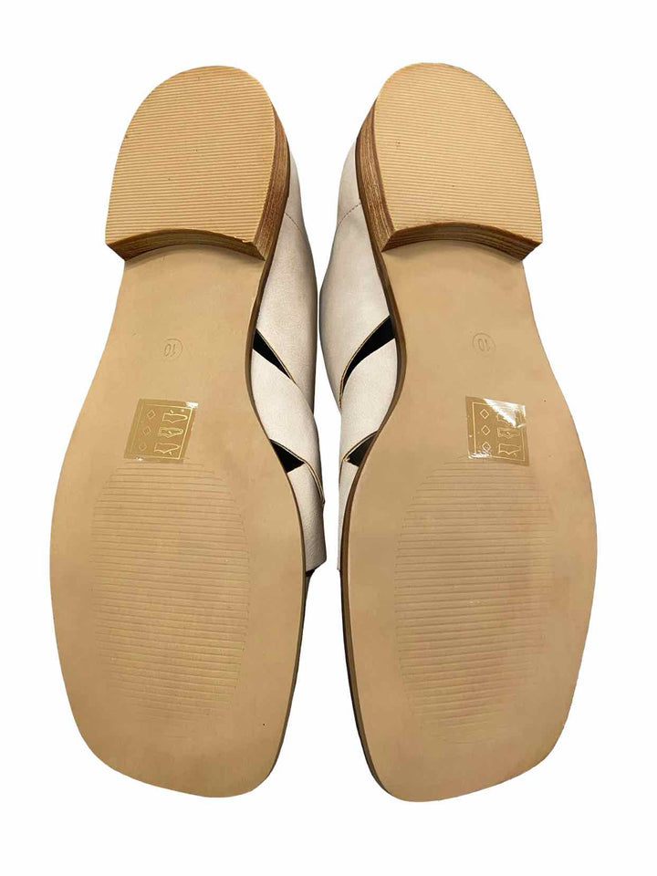Beast Fashion Shoe Size 10 Tan Sandals
