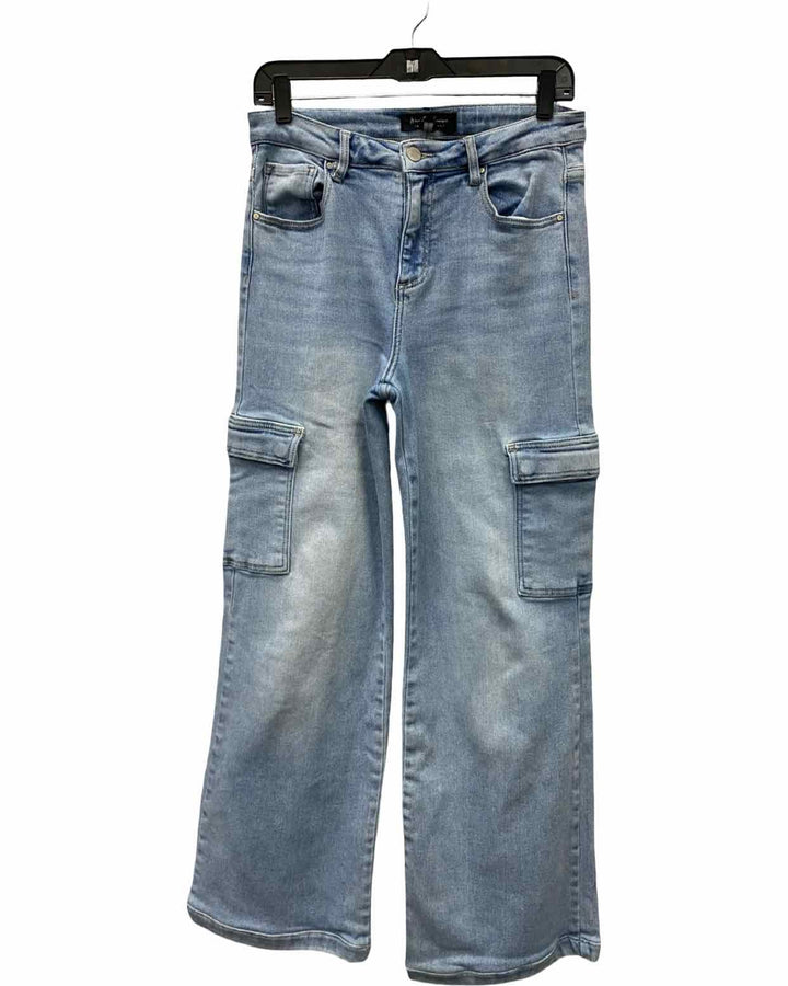 Risen Size 8 Blue Jeans