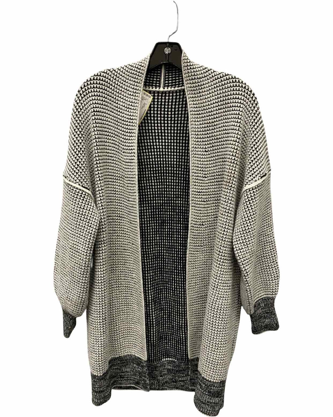 Unknown Brand Size M White Black Sweater