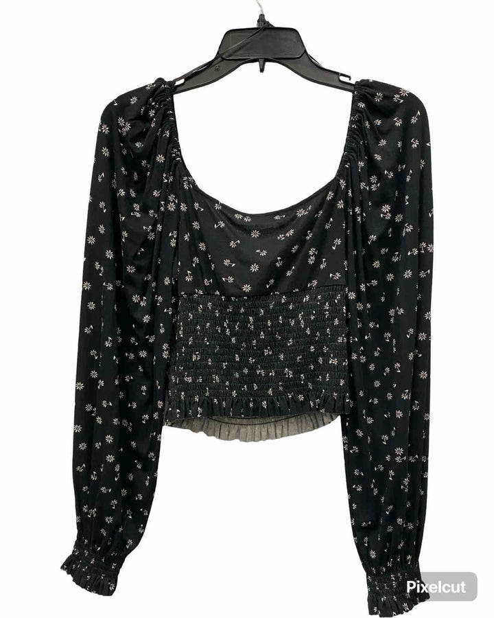 Love Tree Size M Black White Floral Long Sleeve Shirts