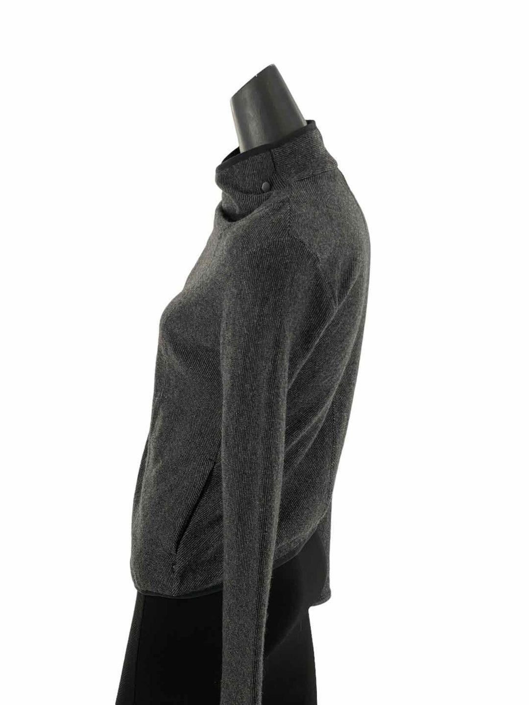 Mountain Hard Wear Size XS Gray Black Jacket (Outdoor)