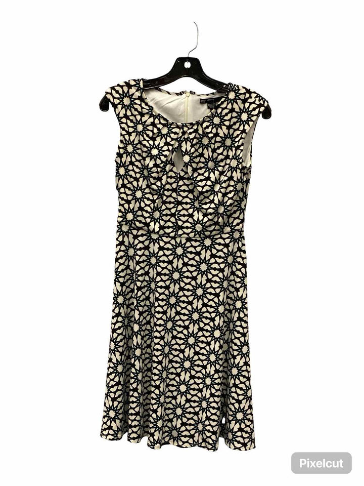 Maggy London Size 0P White/Black Blue Print Dress