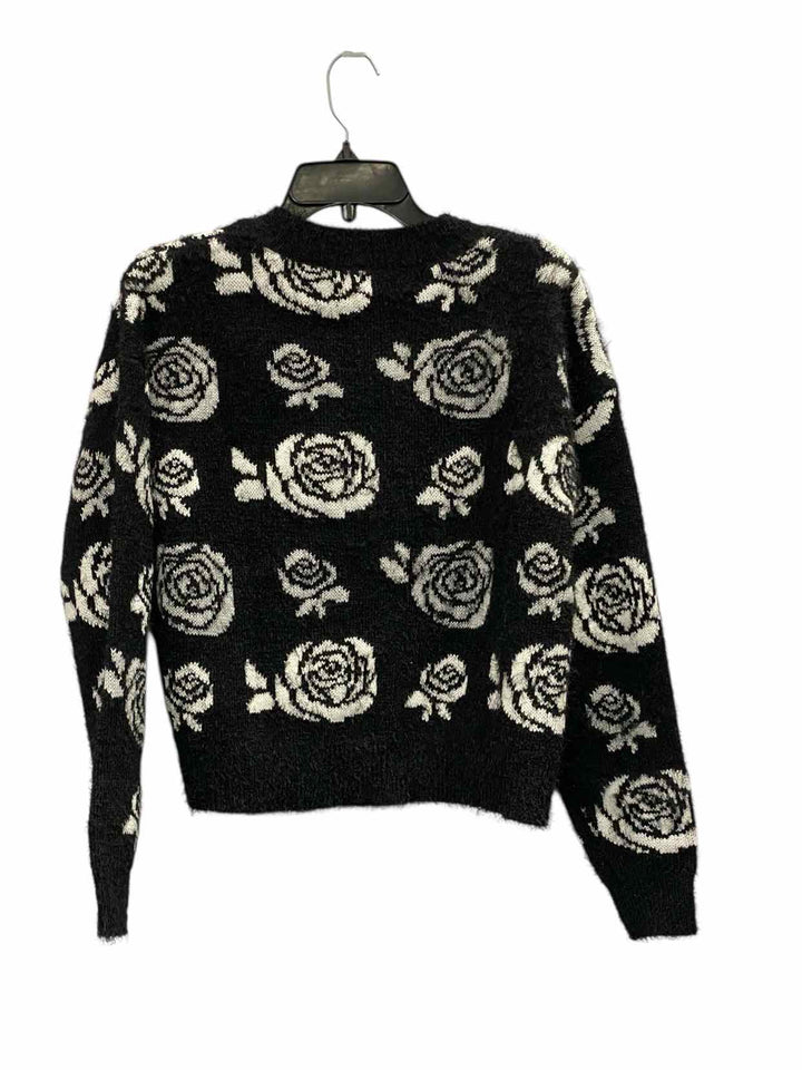 Love Ellie Size M Black White Roses Sweater