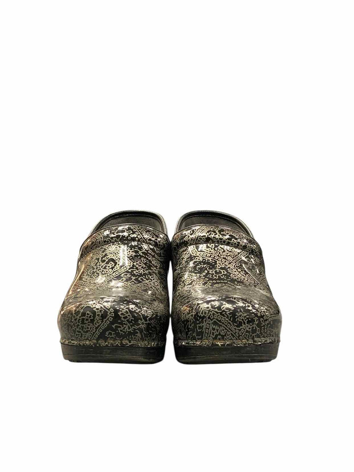 Dansko Shoe Size 40 Black Print Loafers