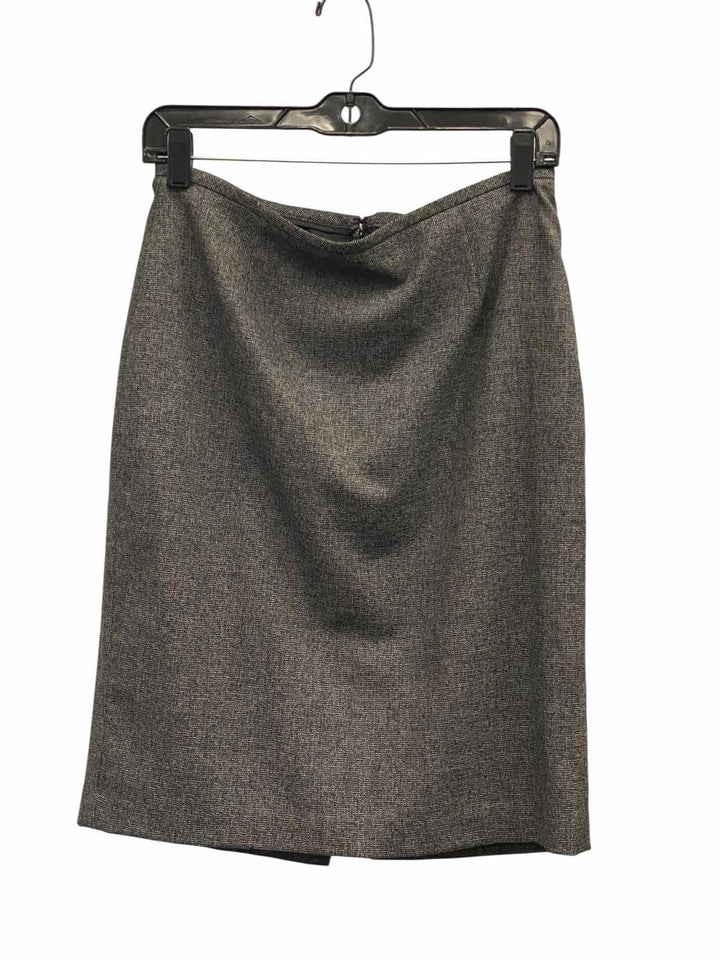 Calvin Klein Size 6 Grey Skirt