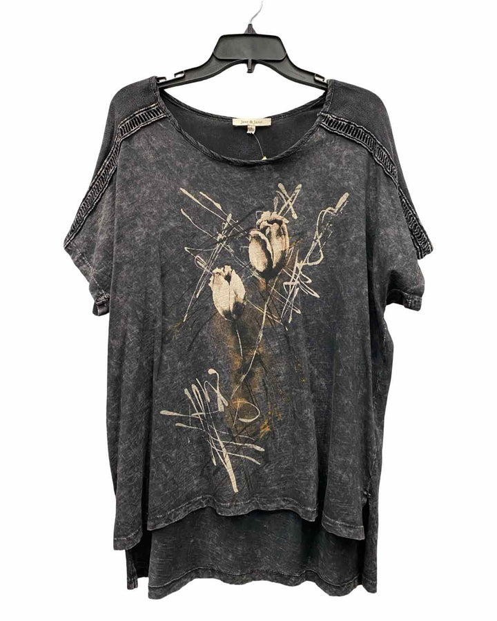 Jess and Jane Size S Black Floral 100% cotton Short Sleeve Shirts