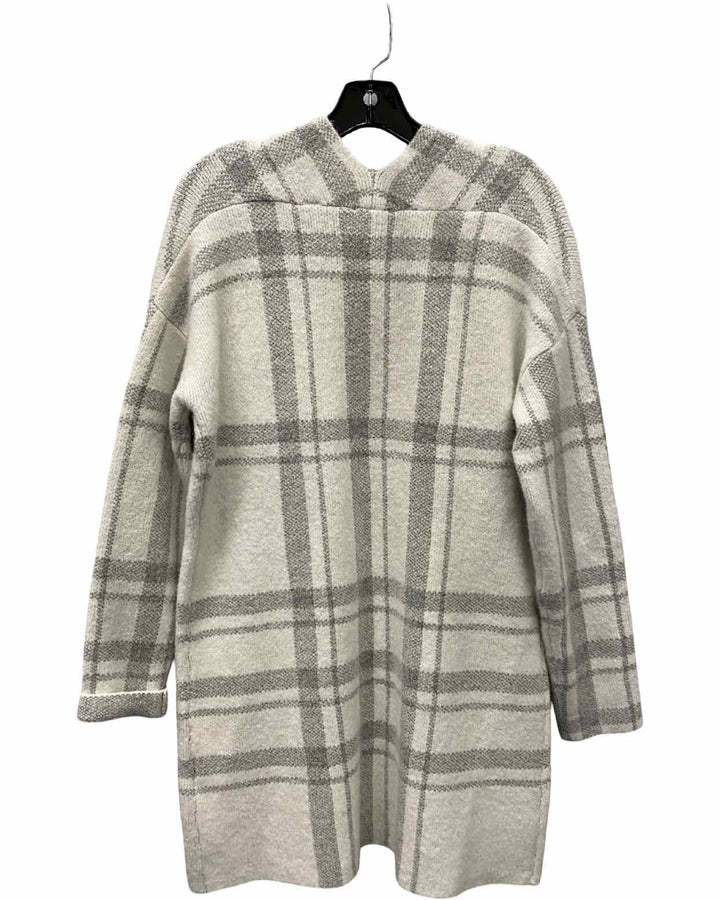 Cyrus Size S White Grey Plaid Sweater