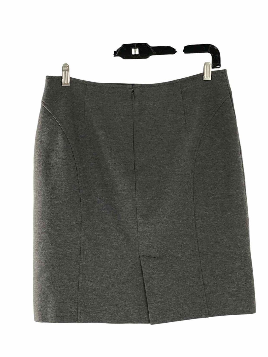 Uniqlo Size 6 Gray Skirt