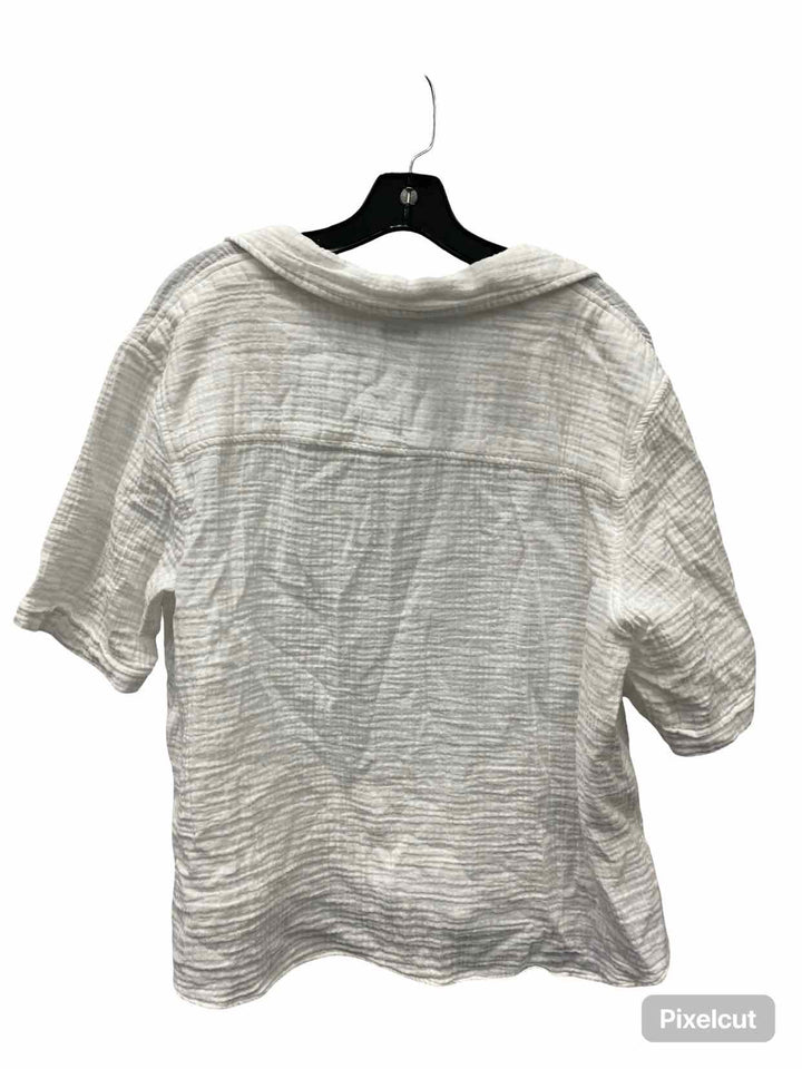 LL Bean Size L White 100% cotton Short Sleeve Shirts